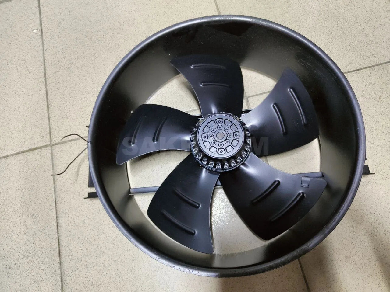 Вытяжной вентилятор 350 мм 150w 1500об/мин 220в