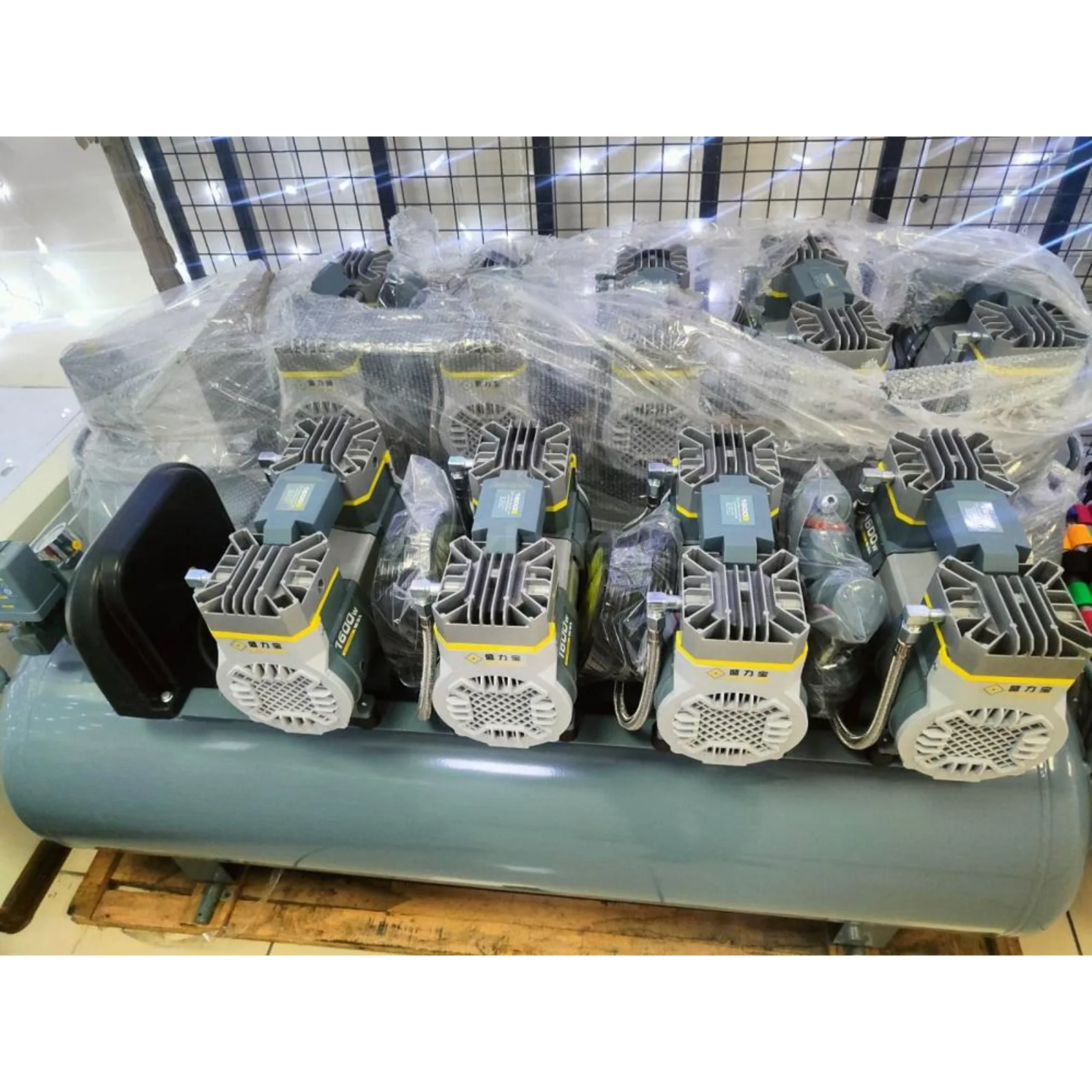 Компрессор 2-1600F150 без масляный, 150L, 420л/м
