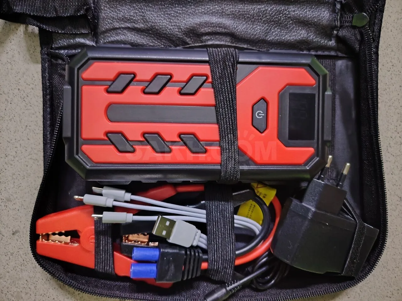 Пусковое устройство Jump Starter 600А / 1800А, Power Bank, в кейсе