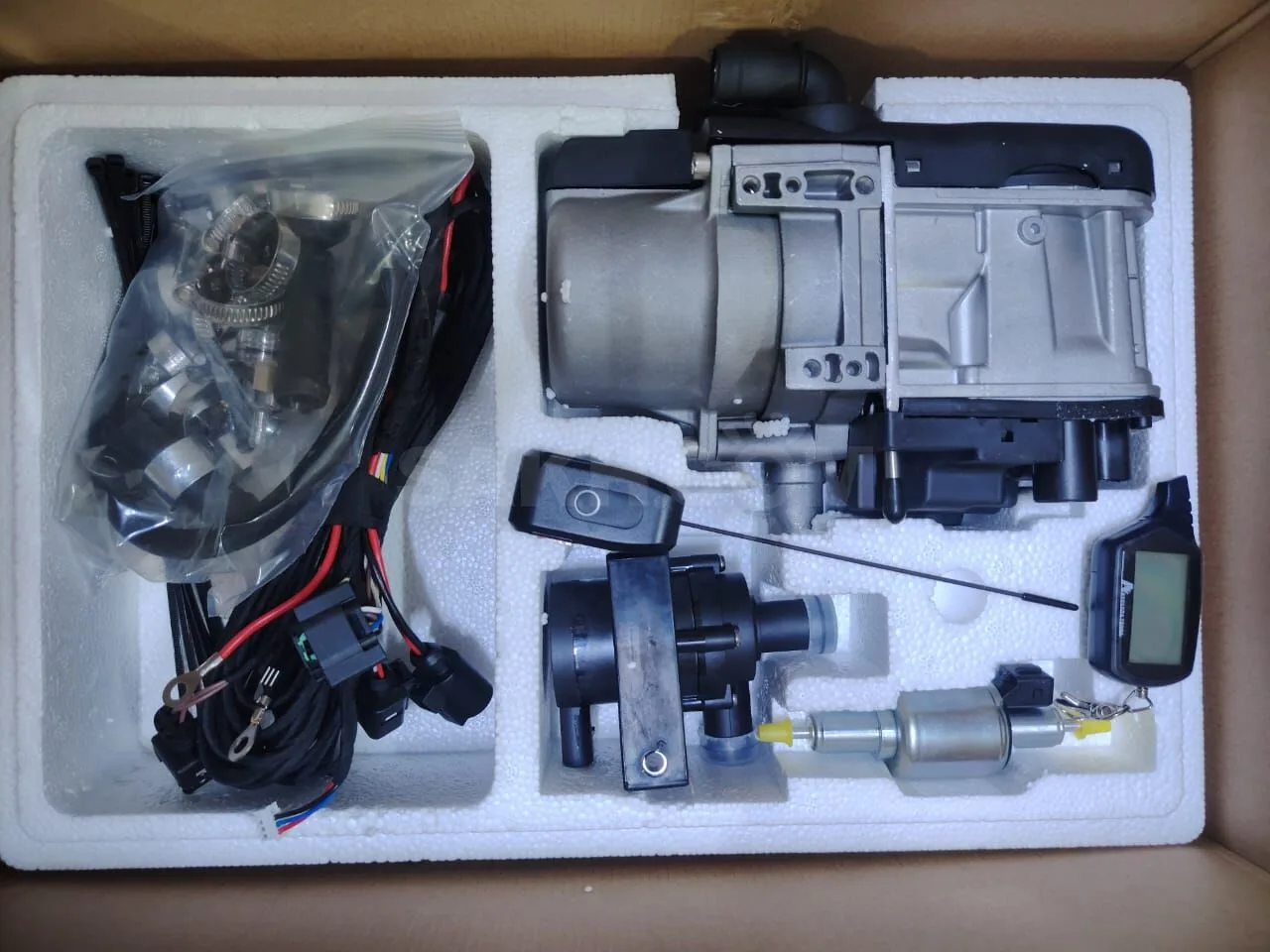 Предпусковой подогреватель 5 kW/12V с пультом обратной связи