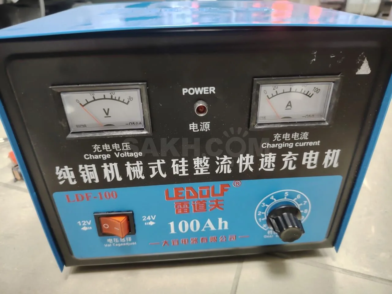 Зарядное устройство Leidouf LDF-100, 12/24 В, механическая регулировка тока